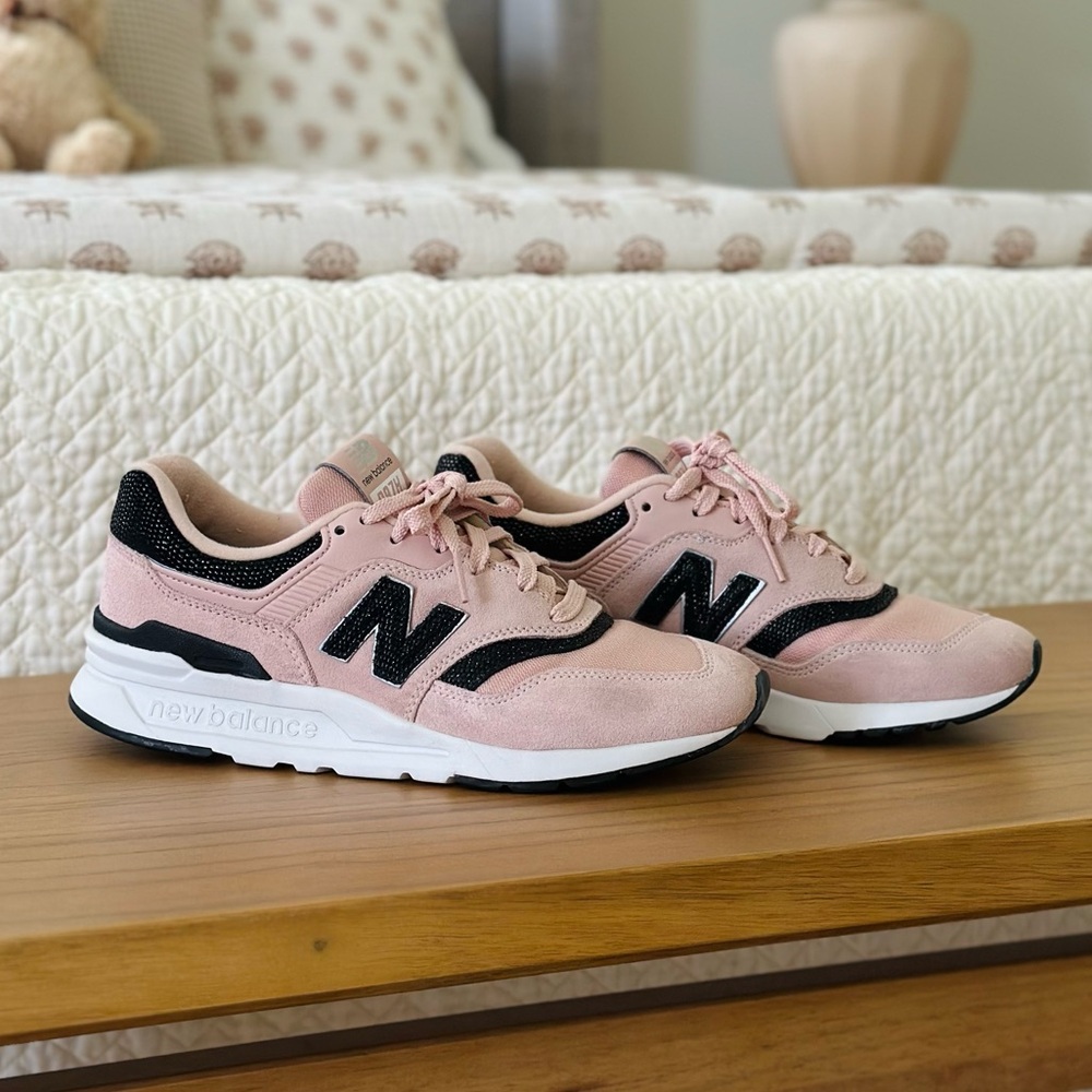 👟 NEW BALANCE 👟 Women’s 997H - size 7.5 B